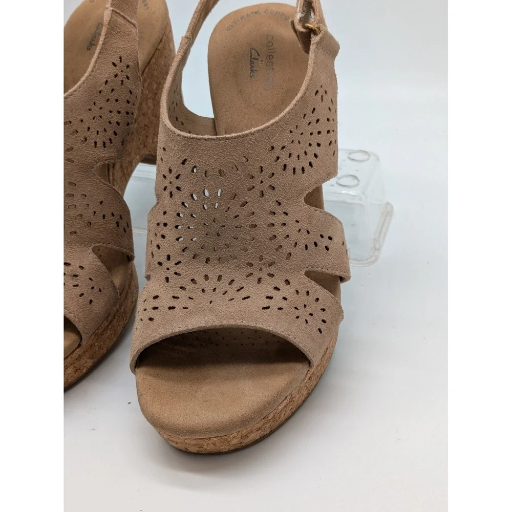 Clarks Collection Women's 8.5M Tan Suede Perforated Cork Wedge Sandals